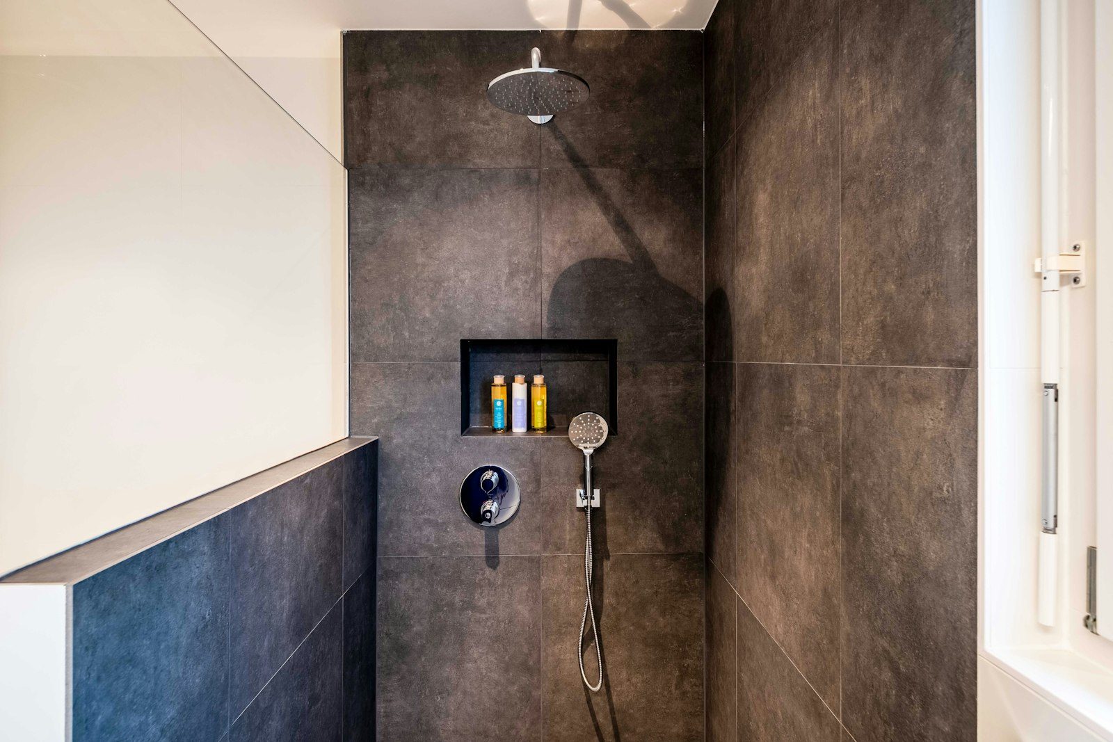 Bathroom renovation Warragul - shower screens
